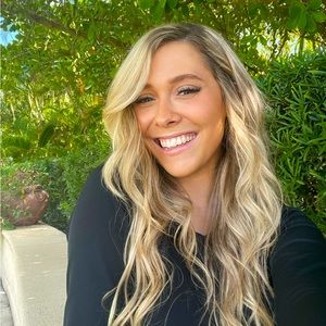 Meet your Posher, Simone